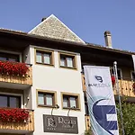 Rezia Hotel