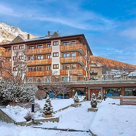 Rezia Hotel 4*