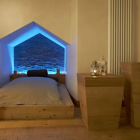Hotel Rezia 4*